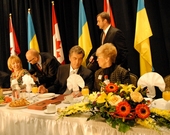 Thumb_20_yushchkenko_in_toronto_2008_179